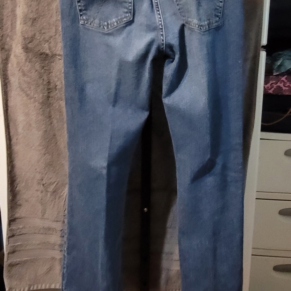 Tommy Hilfiger Jeans Ladies Size7 Short Junior Midrise EMBROIDERED Jeans Pockets - Picture 2 of 16